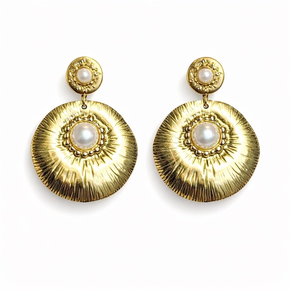 Zara Jewelry - ⚜️ Elegant Gold Pearl Earrings